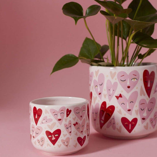 Cheko Hearts Vase