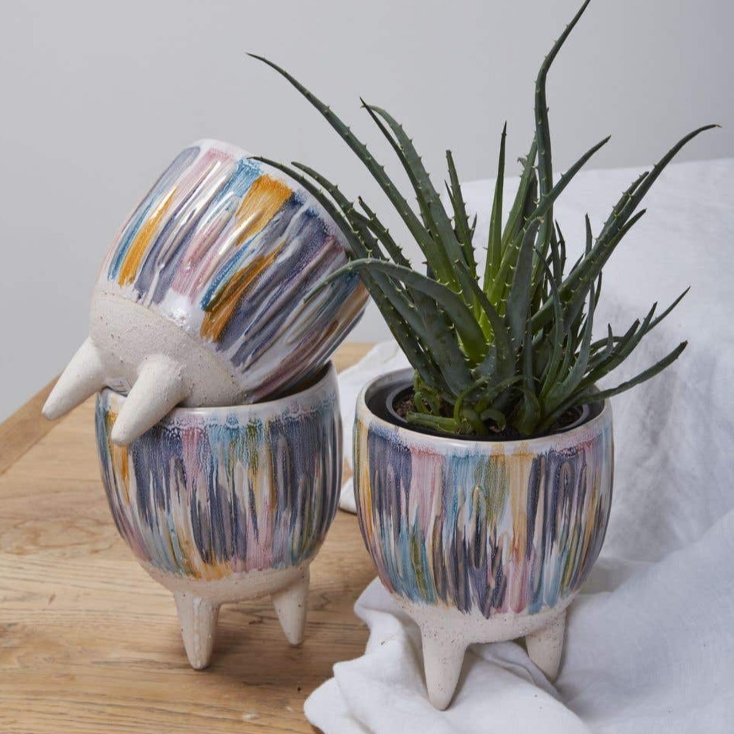 ceramic,footed,orchid,pot,vase,colorful,glaze,finish,blue,white,modern,design,home,decor,planting