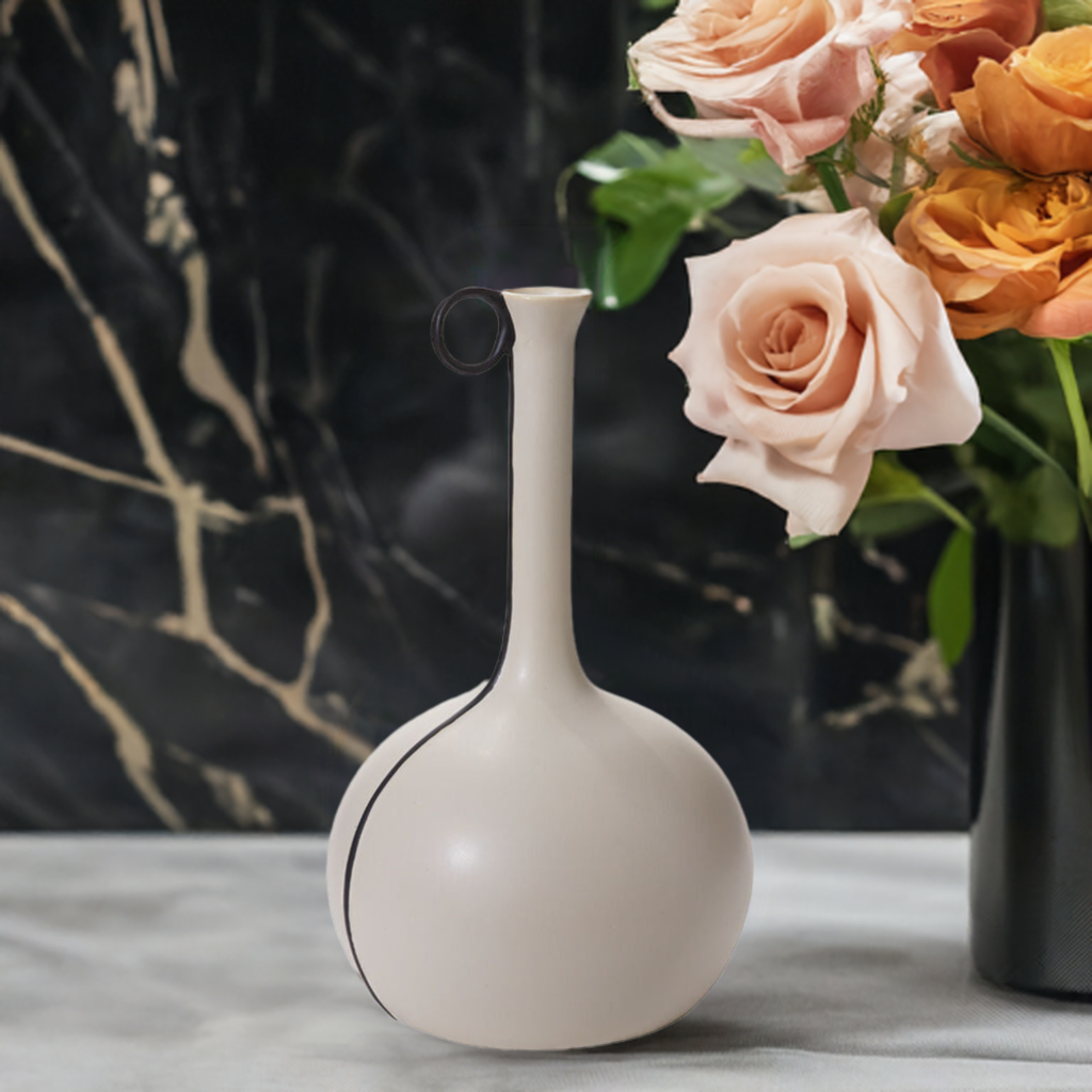 Anita Vase